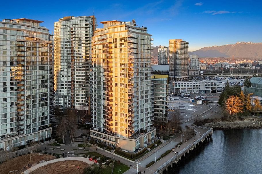 903 8 Smithe Mews Vancouver, BC - 39