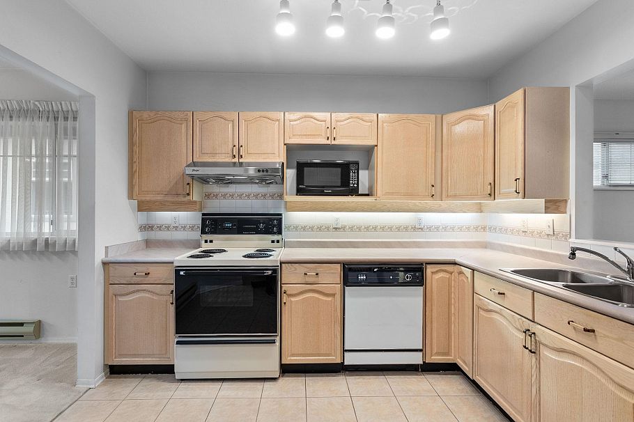 55 6523 Chambord Place Vancouver, BC - 5