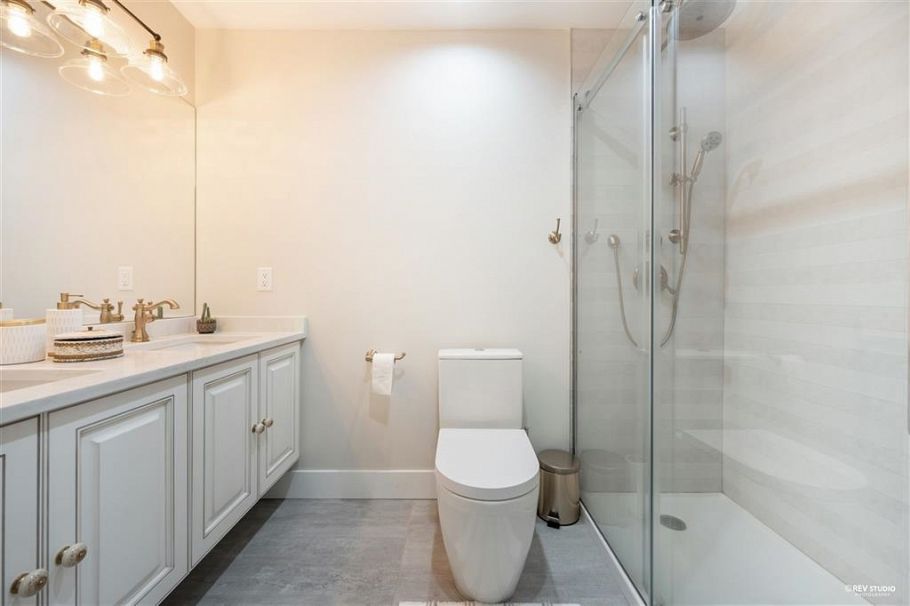 510 25th  W Street North Vancouver, BC - 31