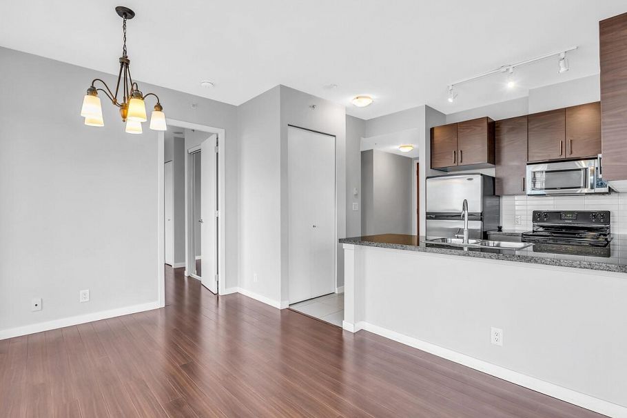 2006 2345 Madison Avenue Burnaby, BC - 13