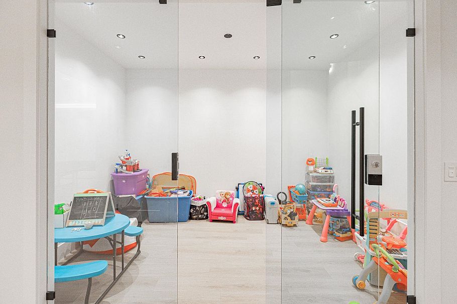 2051 W King Edward Avenue Vancouver, BC - 11