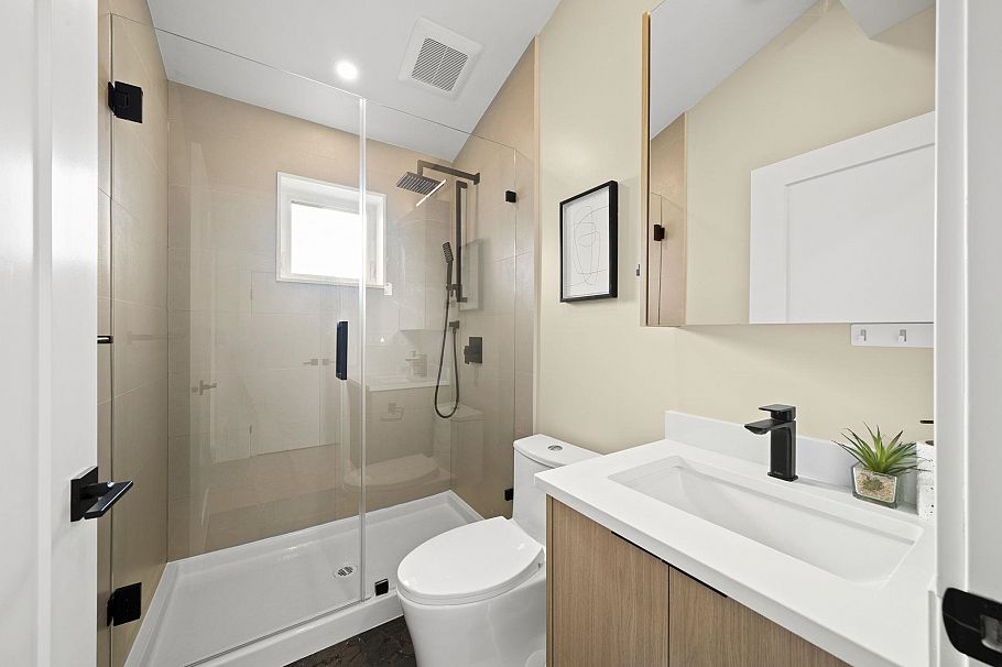 3192 E 23rd Avenue Vancouver, BC - 20