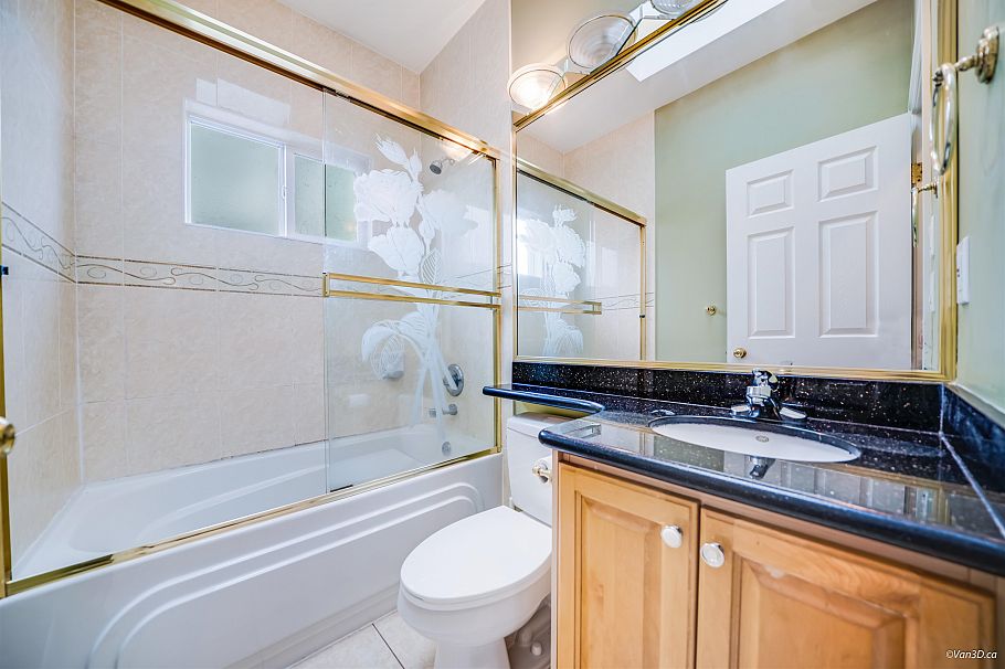 742 E 51st Avenue Vancouver, BC - 30