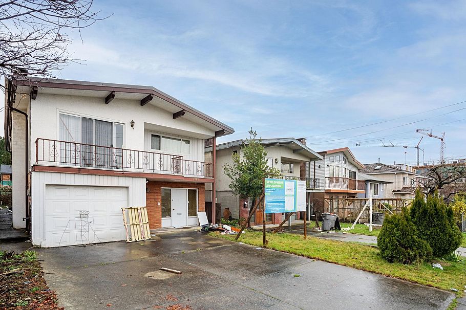 4928 Earles Street Vancouver, BC - 3