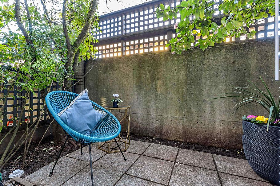 4 328 E 2nd Street North Vancouver, BC - 36