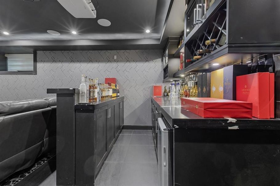 1412 E 63rd Avenue Vancouver, BC - 23