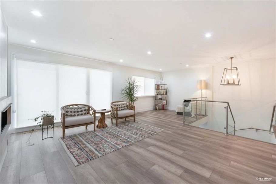 510 25th  W Street North Vancouver, BC - 9