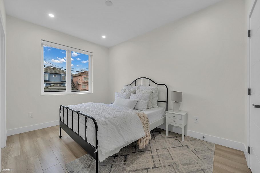 1 1577 E 58th Avenue Vancouver, BC - 11