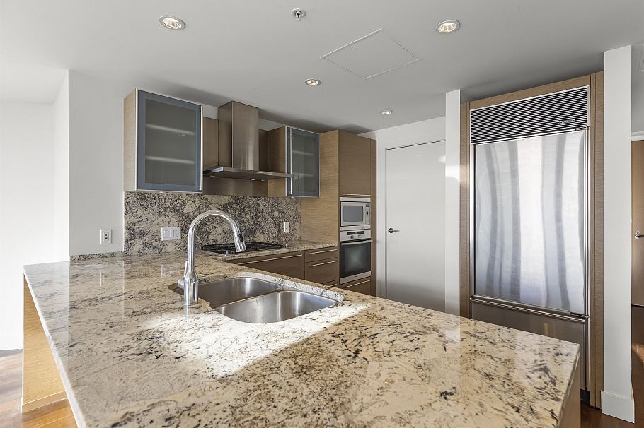 3308 1111 Alberni Street Vancouver, BC - 24