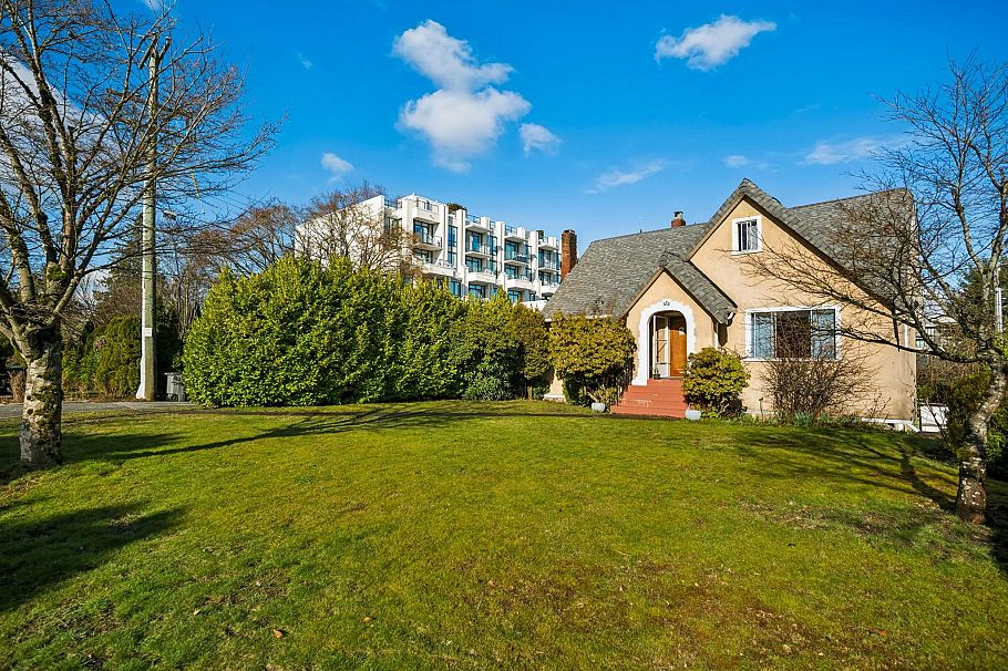 475 W 27th Avenue Vancouver, BC - 7