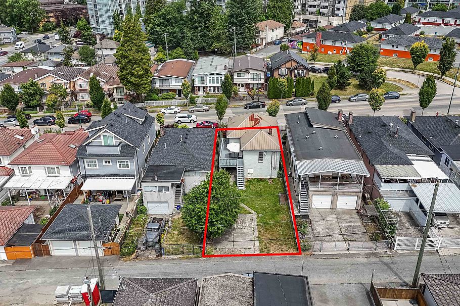 2354 E 33rd Avenue Vancouver, BC - 20