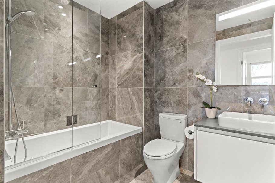 304 717 W 17th Avenue Vancouver, BC - 17