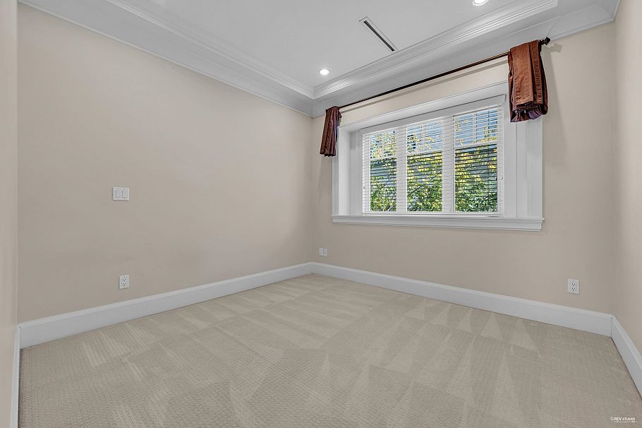 2069 W 28th Avenue Vancouver, BC - 32