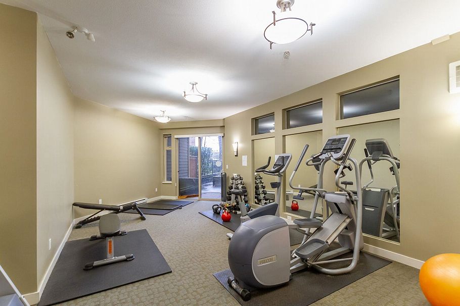 310 1633 Mackay Avenue North Vancouver, BC - 21