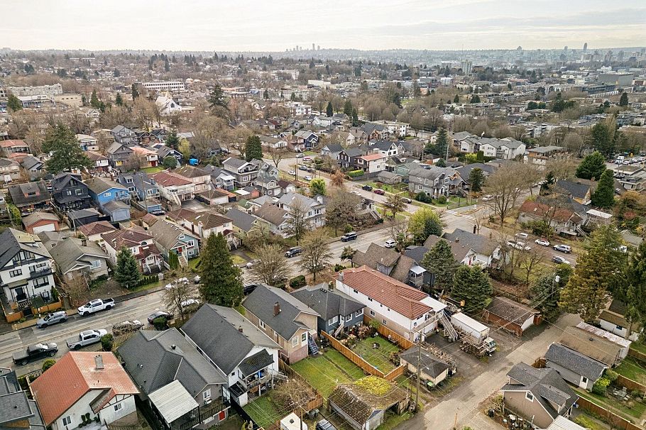 4928 Earles Street Vancouver, BC - 9