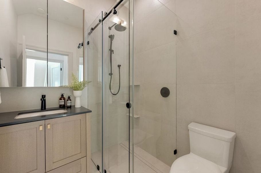 2544 Grant Street Vancouver, BC - 19