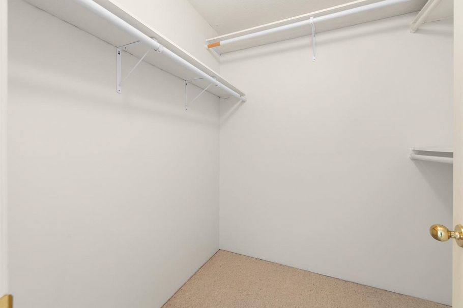 912 Roche Point Drive North Vancouver, BC - 17