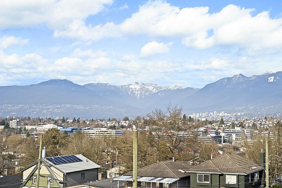 3192 E 23rd Avenue Vancouver, BC - 27