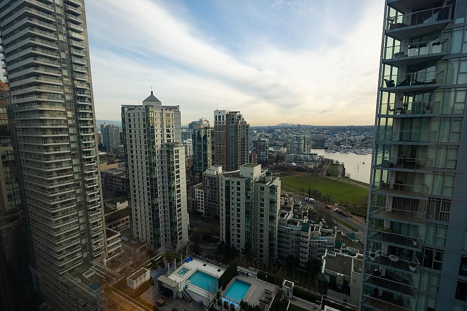 2610 501 Pacific Street Vancouver, BC - 4