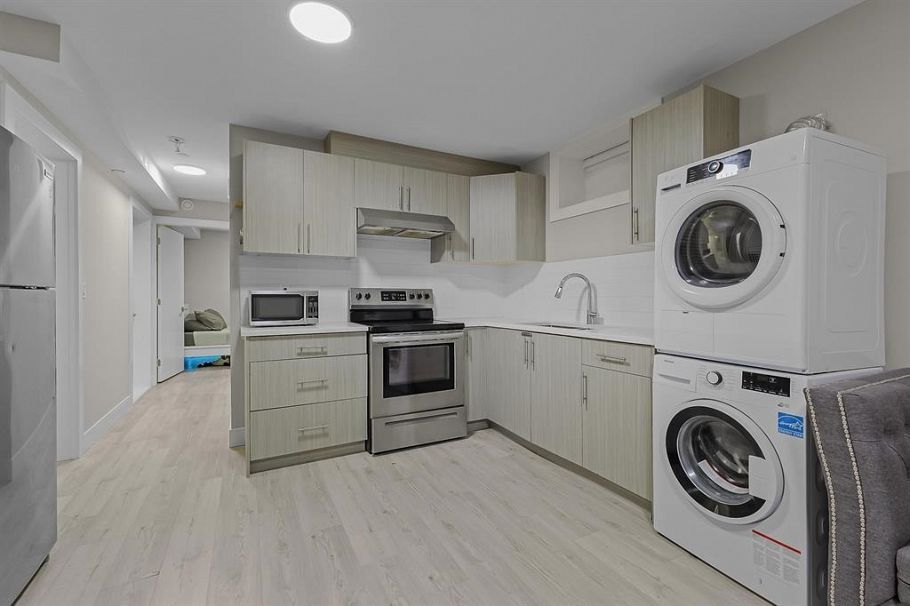 1412 E 63rd Avenue Vancouver, BC - 24