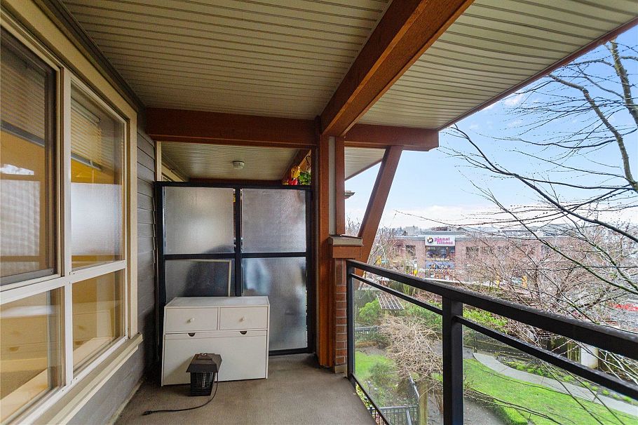 310 1633 Mackay Avenue North Vancouver, BC - 11