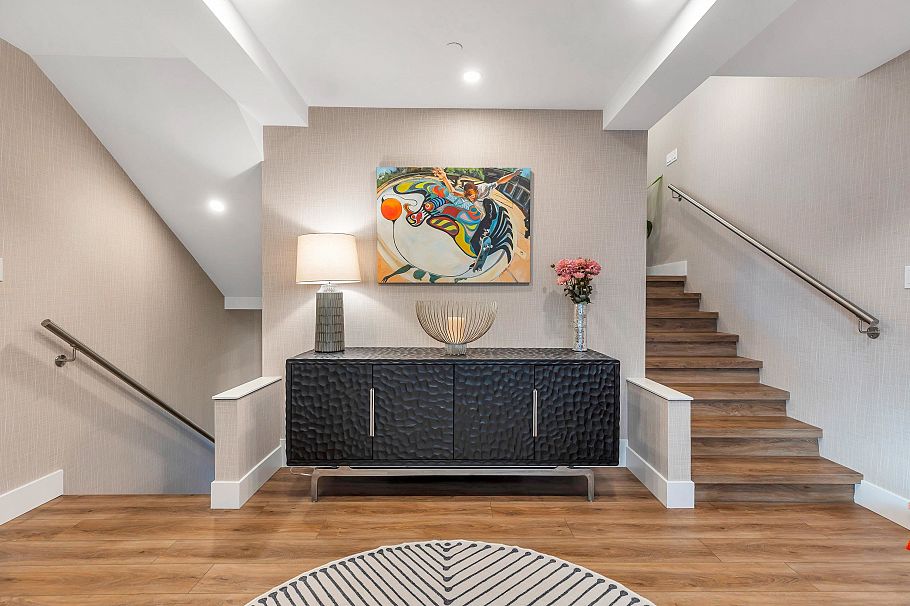 4 328 E 2nd Street North Vancouver, BC - 11