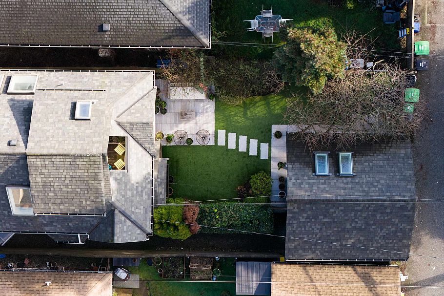 3260 W 8th Avenue Vancouver, BC - 32