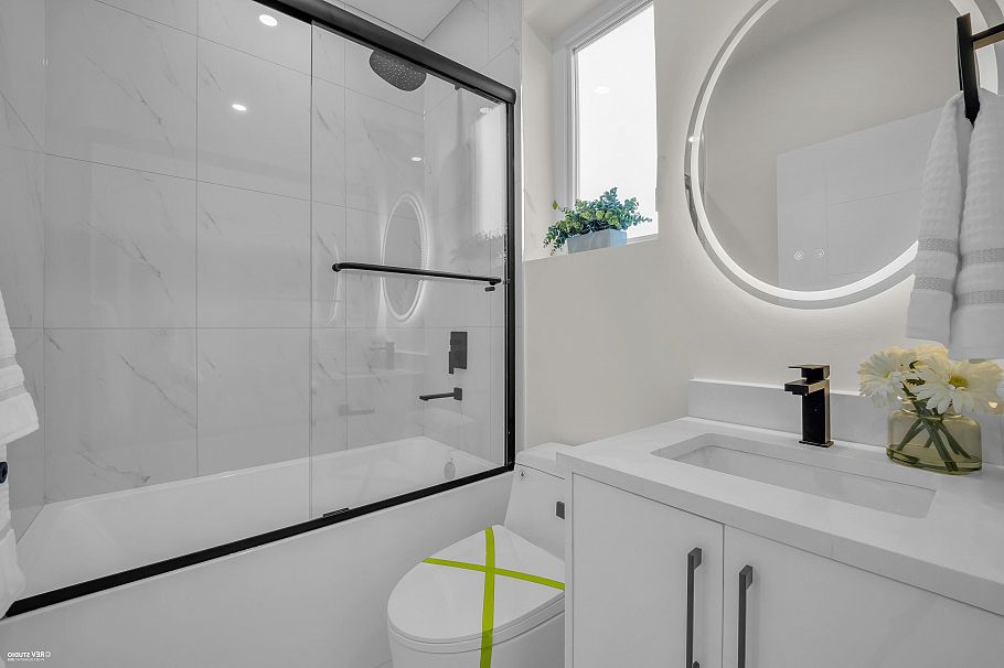 1 1577 E 58th Avenue Vancouver, BC - 12