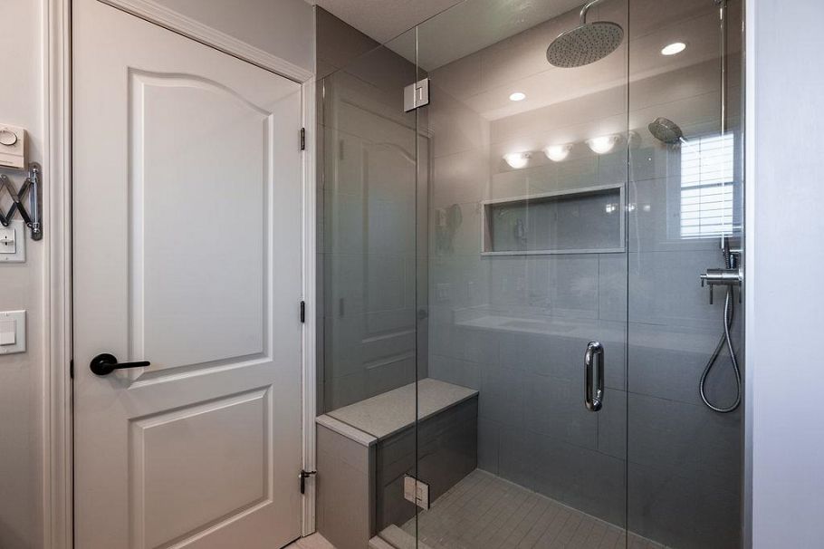 9 2688 Mountain Highway North Vancouver, BC - 33