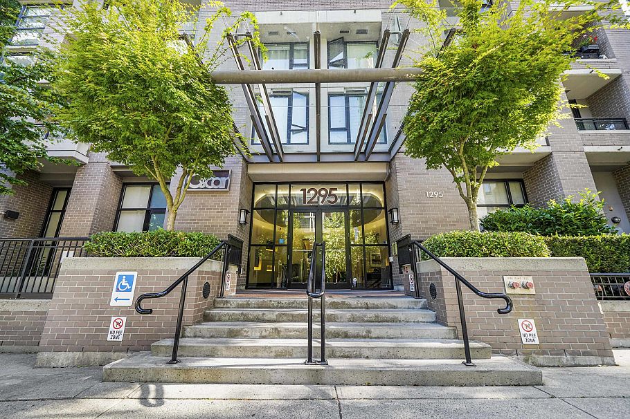 2107 1295 Richards Street Vancouver, BC - 25