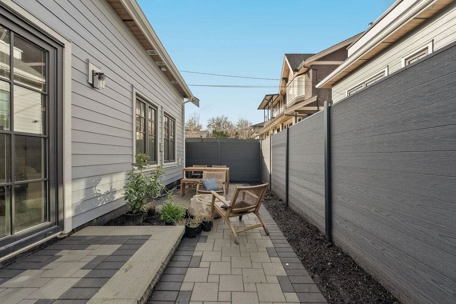 2544 Grant Street Vancouver, BC - 20