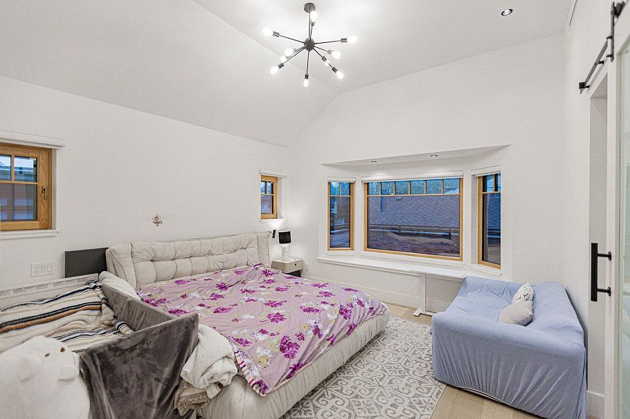 2051 W King Edward Avenue Vancouver, BC - 4