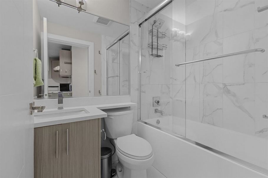 1412 E 63rd Avenue Vancouver, BC - 30