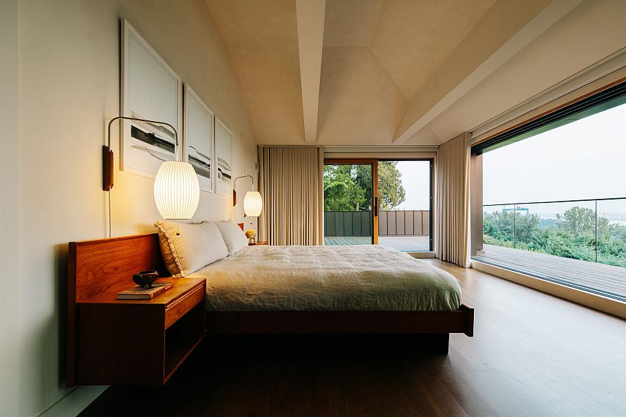 1295 W Keith Road North Vancouver, BC - 18