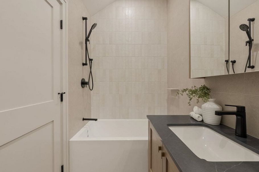 2544 Grant Street Vancouver, BC - 15