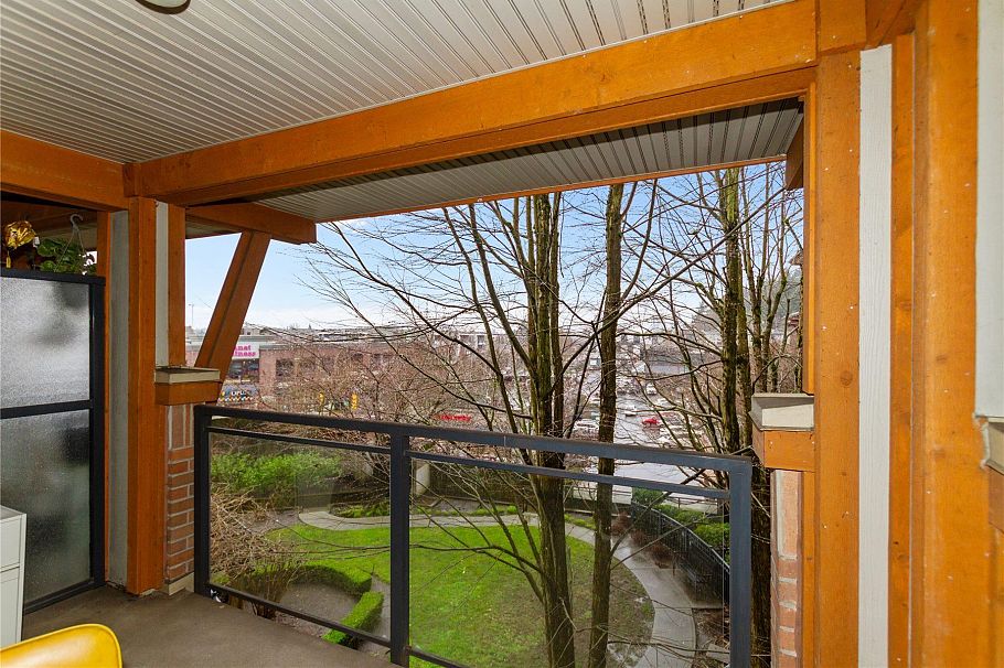 310 1633 Mackay Avenue North Vancouver, BC - 10