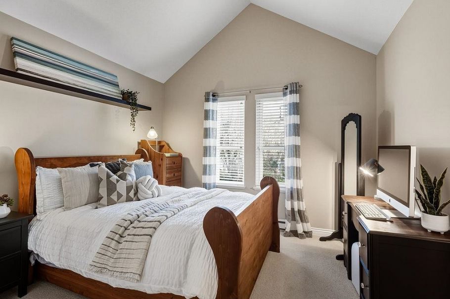 9 2688 Mountain Highway North Vancouver, BC - 35