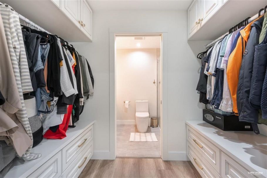 510 25th  W Street North Vancouver, BC - 26