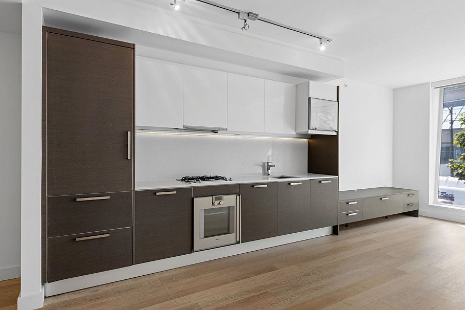 206 1477 W Pender Street Vancouver, BC - 4