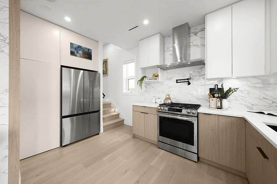 3192 E 23rd Avenue Vancouver, BC - 12