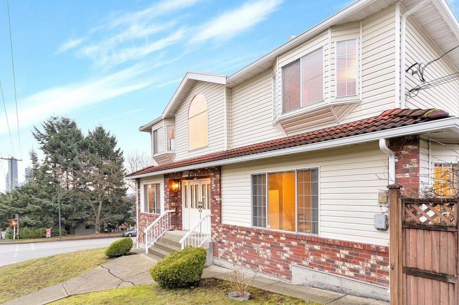 3288 E 5th Avenue Vancouver, BC - 3