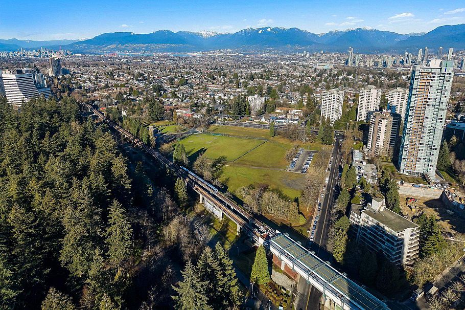 55 6523 Chambord Place Vancouver, BC - 38