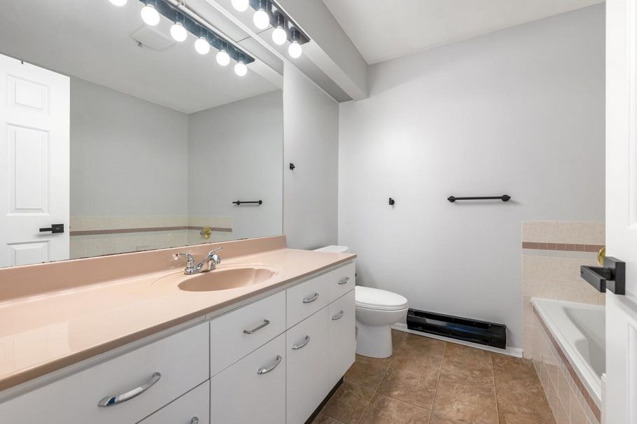 40 6511 Chambord Place Vancouver, BC - 11