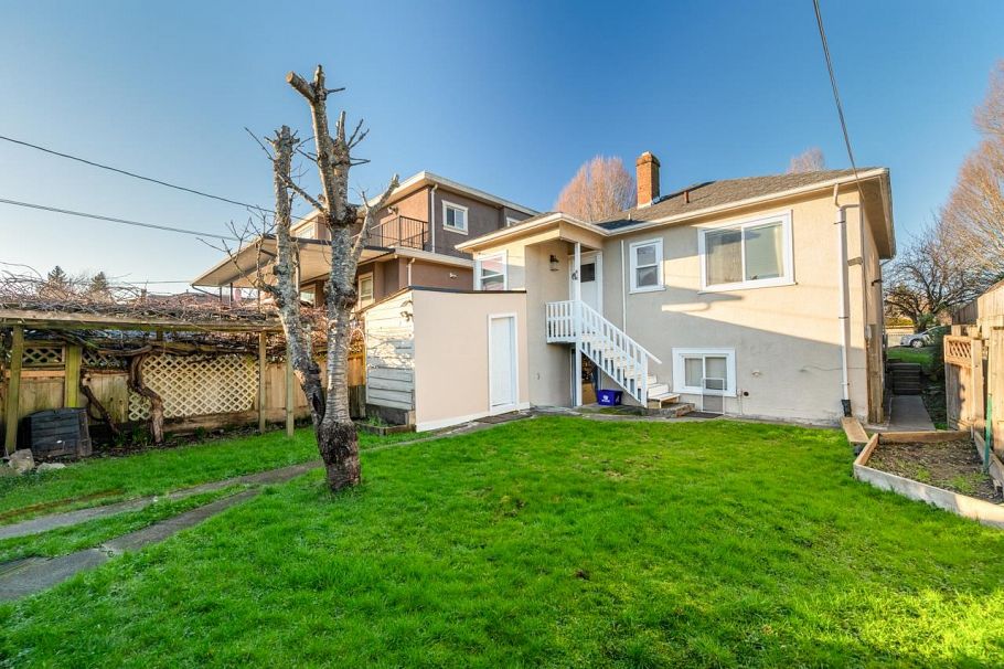 1032 E 49th Avenue Vancouver, BC - 16