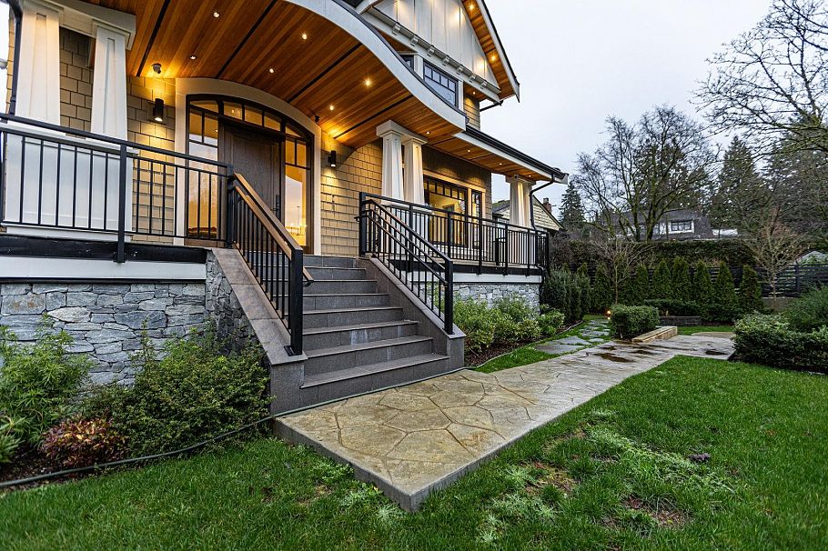 2051 W King Edward Avenue Vancouver, BC - 1