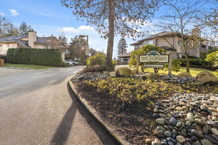 912 Roche Point Drive North Vancouver, BC - 2