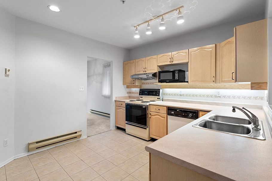 55 6523 Chambord Place Vancouver, BC - 6