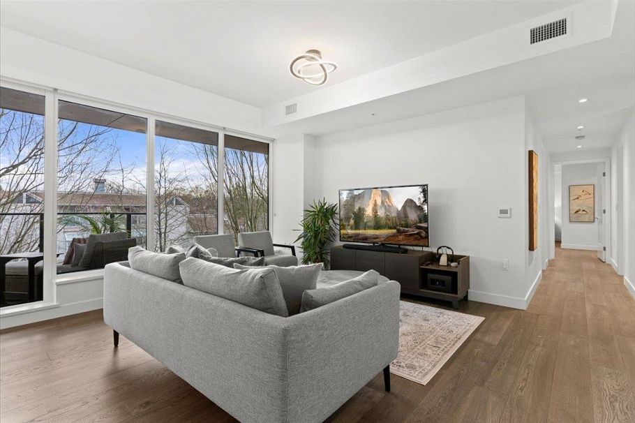 304 717 W 17th Avenue Vancouver, BC - 4