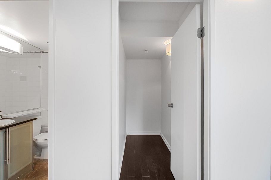 1704 555 Jervis Street Vancouver, BC - 17