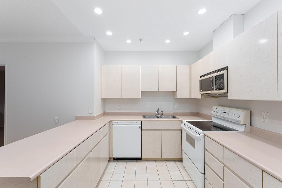 1108 1177 Hornby Street Vancouver, BC - 17